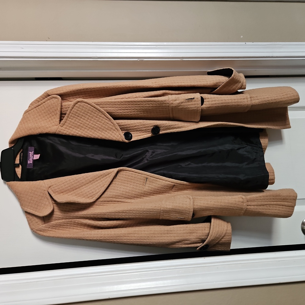 Taunt Coat